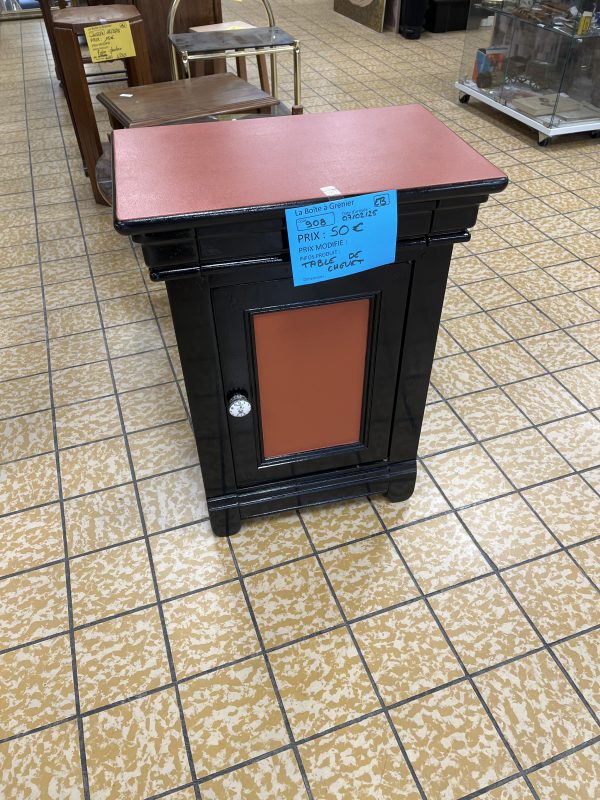 Table de chevet (908)