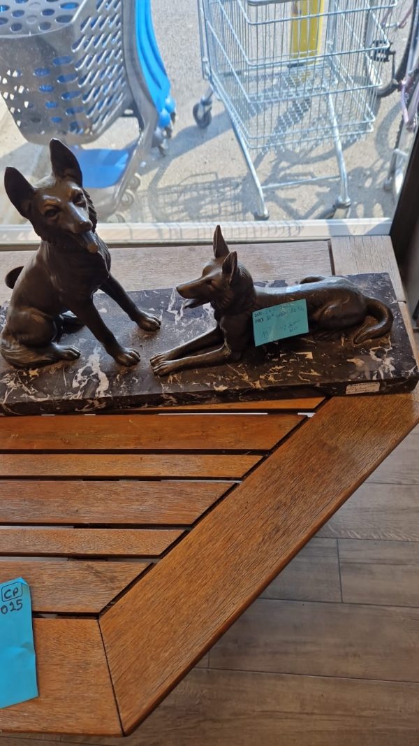 sculpture 2 chiens (1056). – Image 2