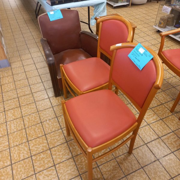 LOT 2 CHAISES (1166) – Image 2