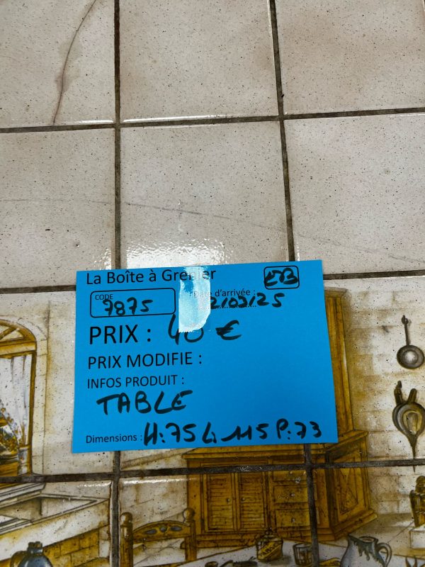 TABLE (7875) – Image 2