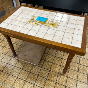 TABLE (7875)