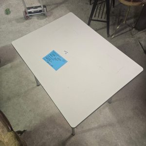 TABLE EN FORMICA (11580)
