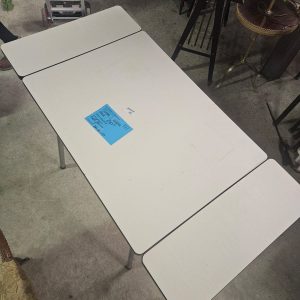 TABLE EN FORMICA (11580)