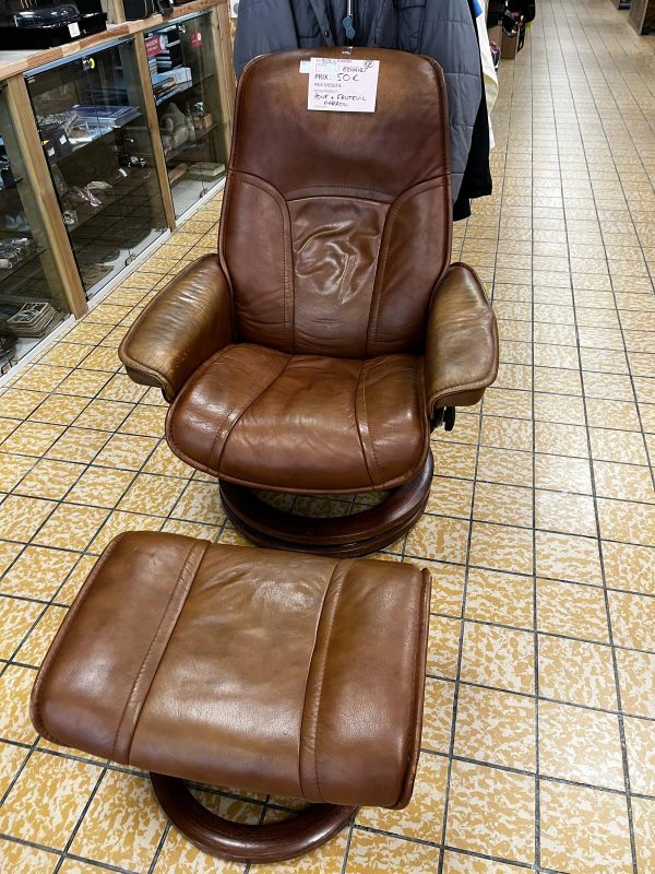 FAUTEUIL + POUF MARRON (98)
