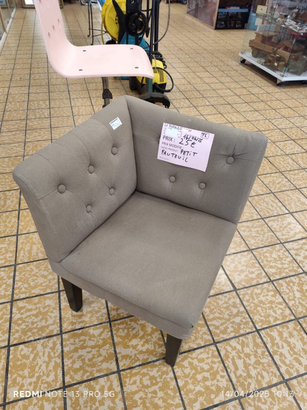 PETIT FAUTEUIL (11586)