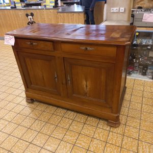 Commode (2588)