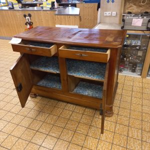Commode (2588)