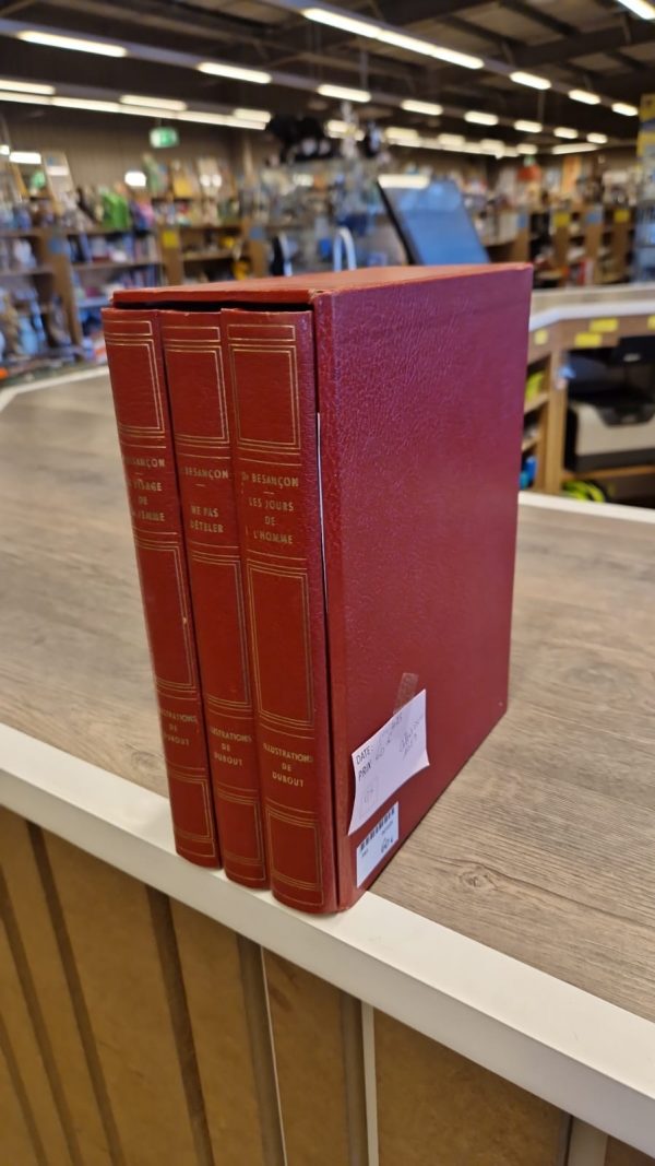 coffret de 3 livres Dr Besançon (1029).
