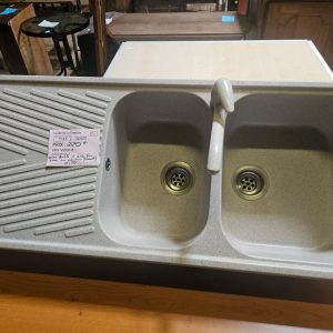 Evier 150×50 en Céramate 2 bacs ton pierre avec robinetterie (11145)