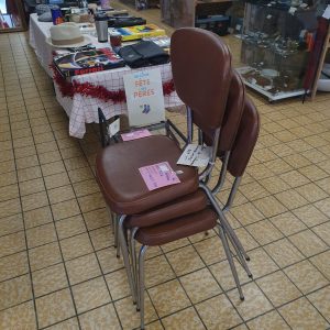 Lot 3 chaises 1970 (10699)