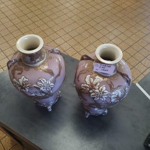 Lot 2 vases (10530)