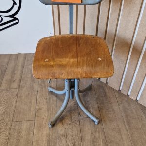 CHAISE D’ATELIER (5555)