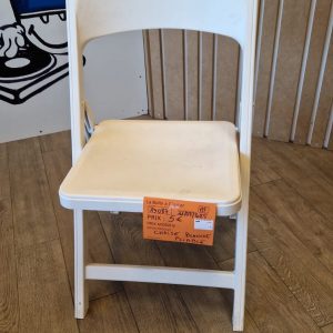 chaise blanche pliable (10087).