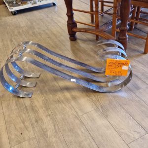 pied de table (13246).