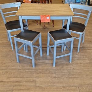 table + 4 pièces (13147).