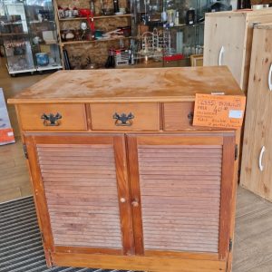 petit meuble bois 2 portes 3 tiroirs (6385).
