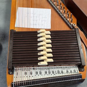 AUTOHARPE 1960-1970 AVEC SACCOCHE + CLE D’ACCORD (11784)