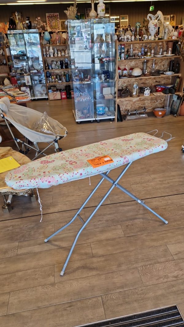 table à repasser (9584).