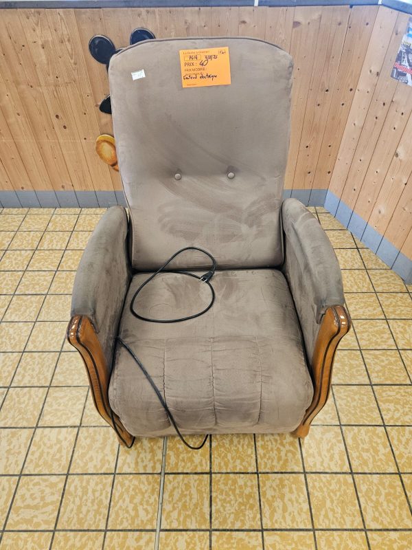 FAUTEUIL ELECTRIQUE (7414)