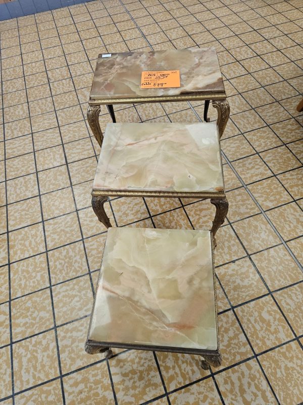 TABLE GIGOGNE (7414)