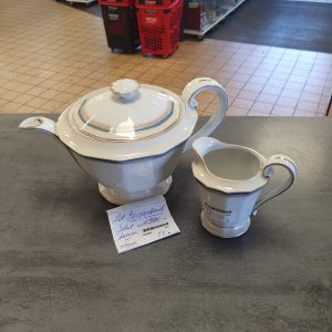 Lot Bernardaud 1900 sucrier + théière (3862)