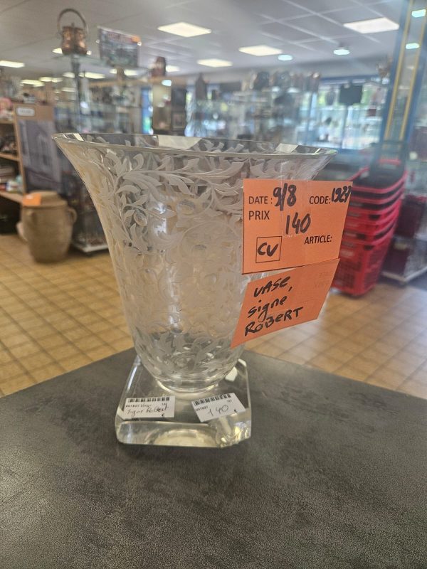 Vase signé ROBERT (1927)