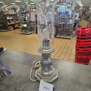 lampe Baccarat avec pied en étain (3816)