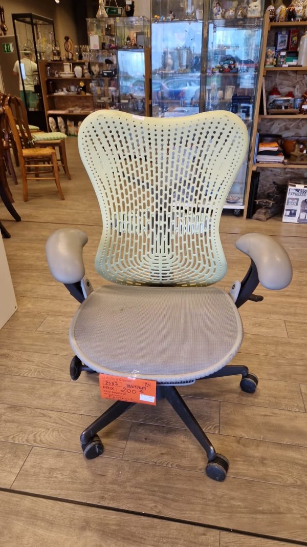 fauteuil Herman Miller (2587).