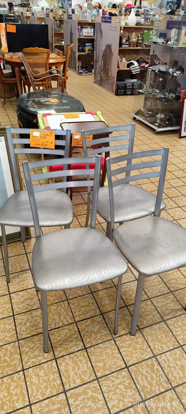 LOT 4 CHAISES (7757)