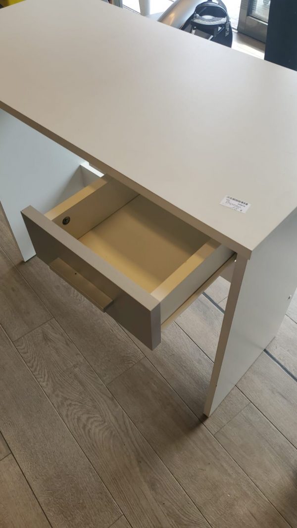 BUREAU (9618) – Image 2