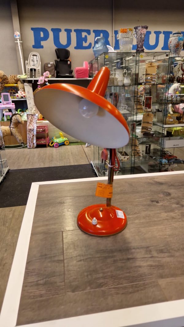 lampe rouge (5555).