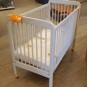 lit bébé + matelas (11987).