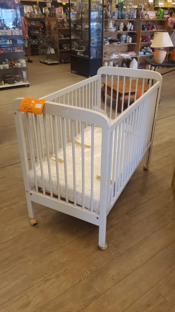 lit bébé + matelas (11987).