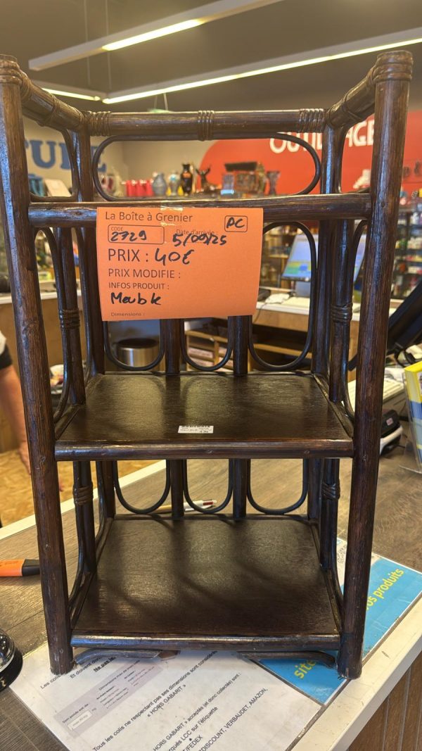 petit meuble bois foncé (2729).