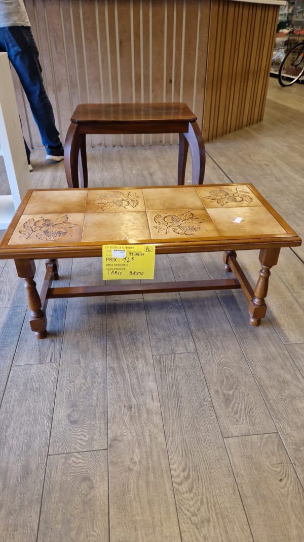 table basse dessus carrelé (VM7940).
