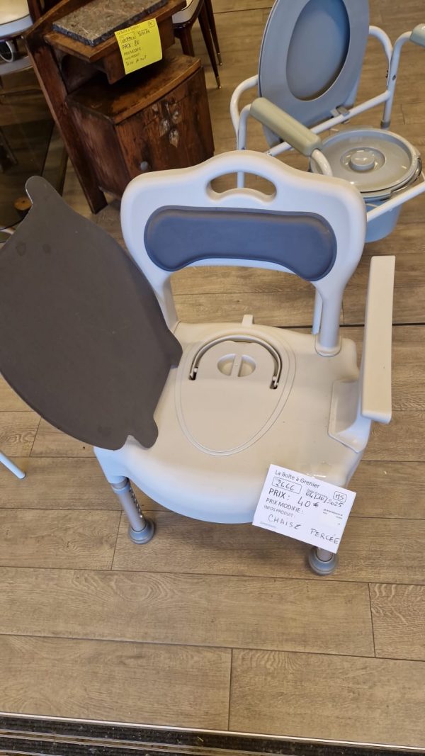 chaise percée (2666). – Image 2