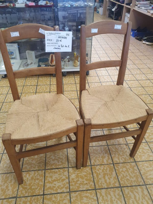 LOT DE 2 CHAISES (626)