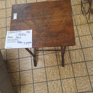 TABLE GIGOGNES (11784)