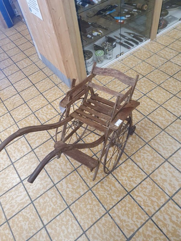 ANCIENNE POUSSETTE(11784)