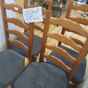 LOT DE 4 CHAISES (5023)