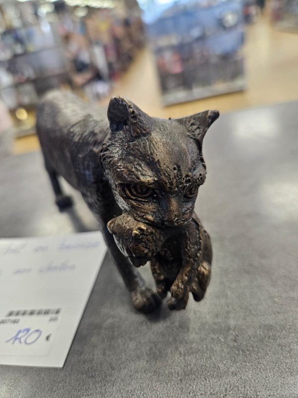 CHAT PORTANT SON CHATON (BRONZE) (7193)