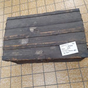 ANCIEN COFFRE EN BOIS (3982)