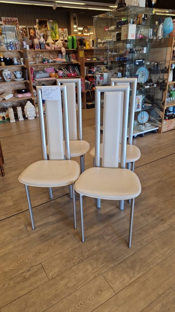 4 chaises dossier haut (13561).