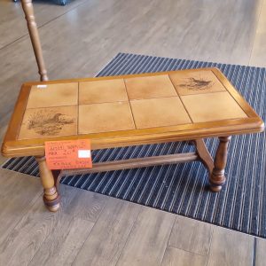 table basse carrelée (11987).