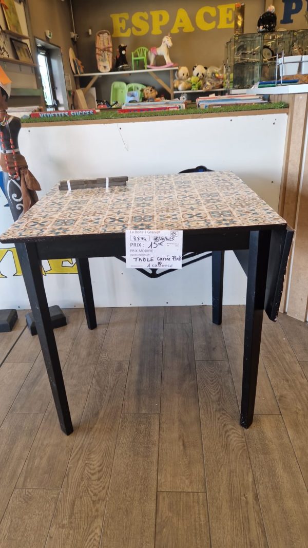 table carrée 75 cm (8874).