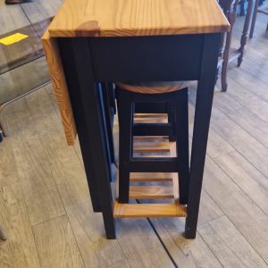table pliable + 2 tabourets (2089).