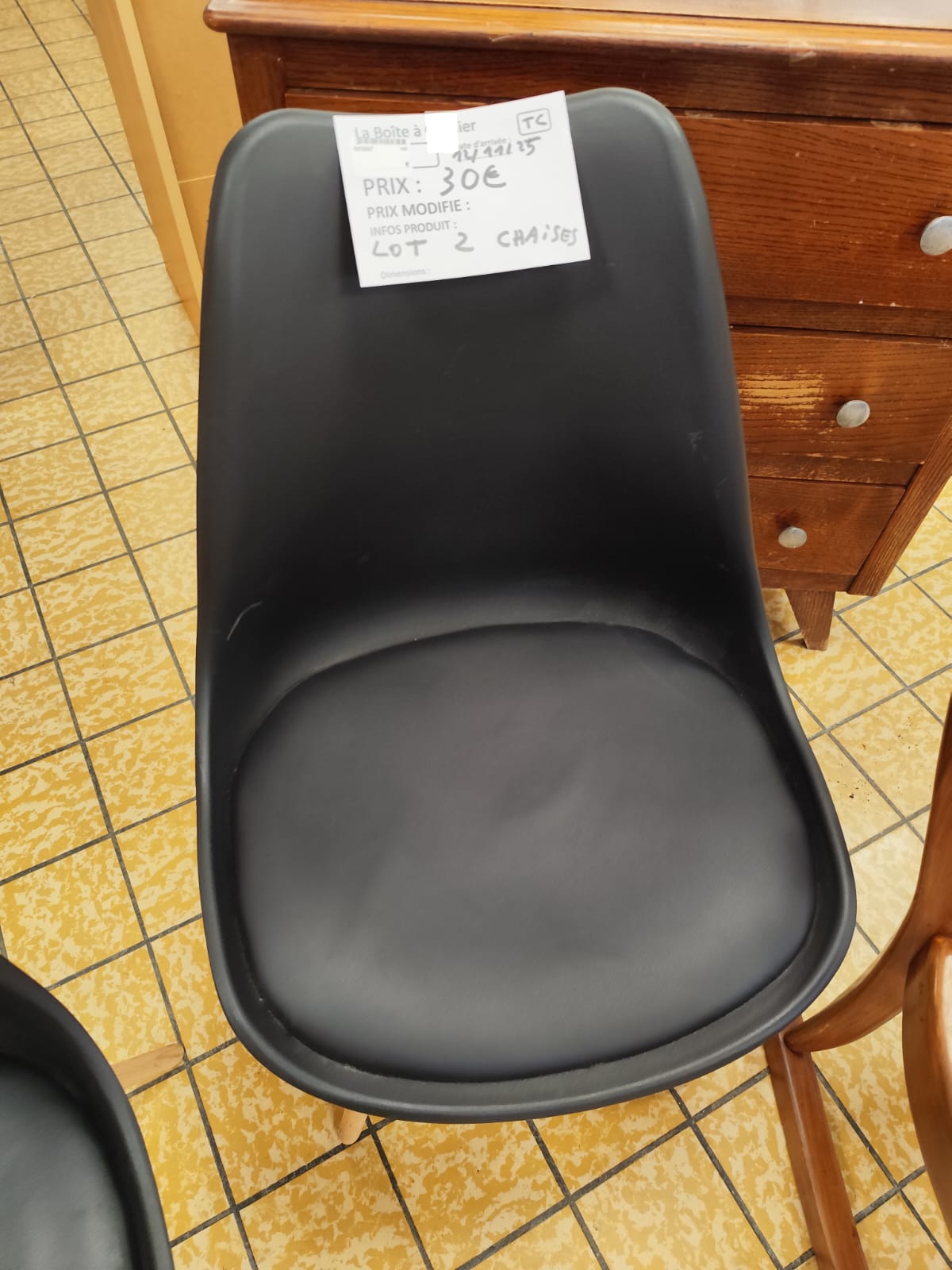 LOT 2 CHAISES (3557) – Image 3