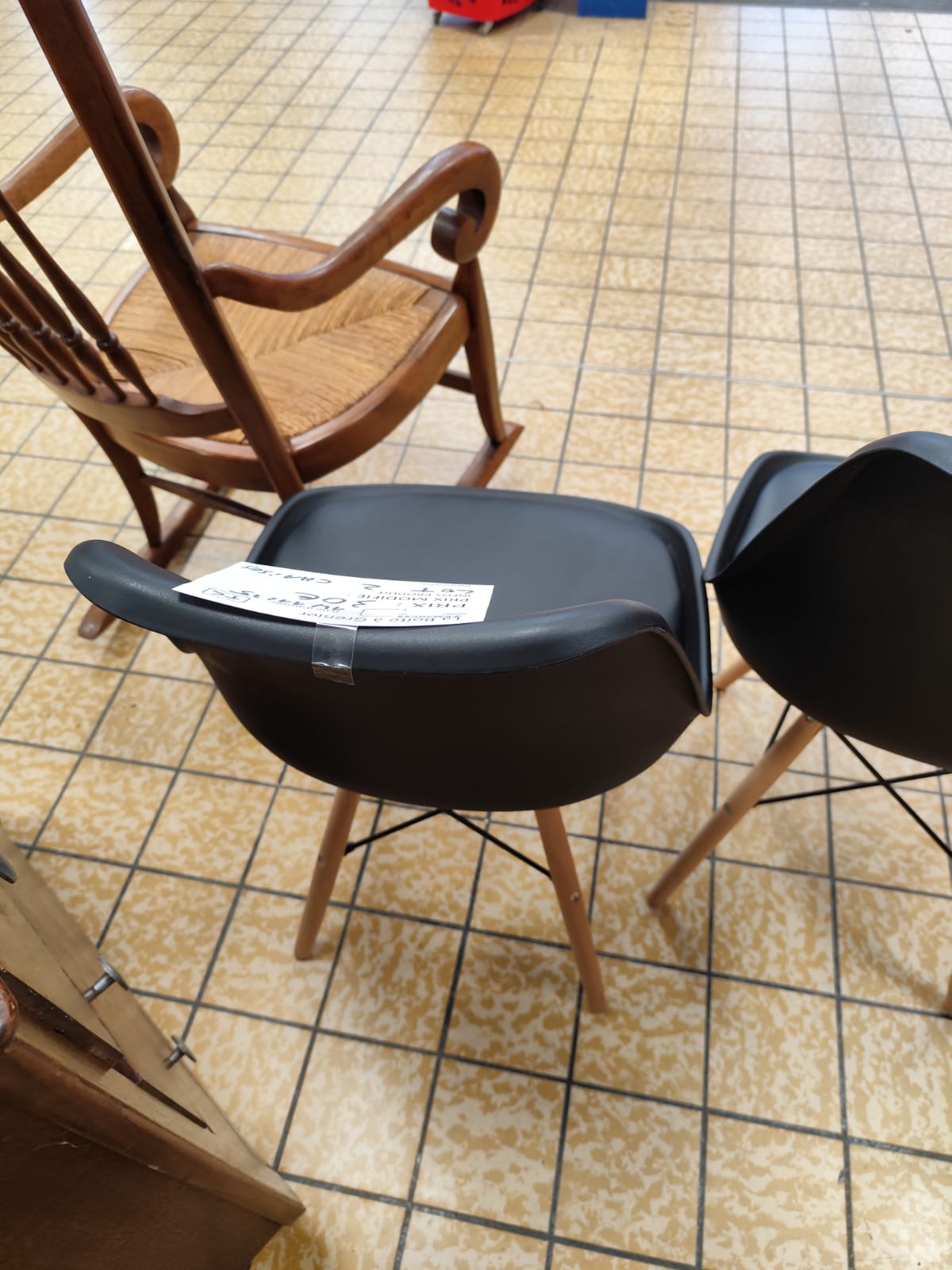 LOT 2 CHAISES (3557) – Image 6