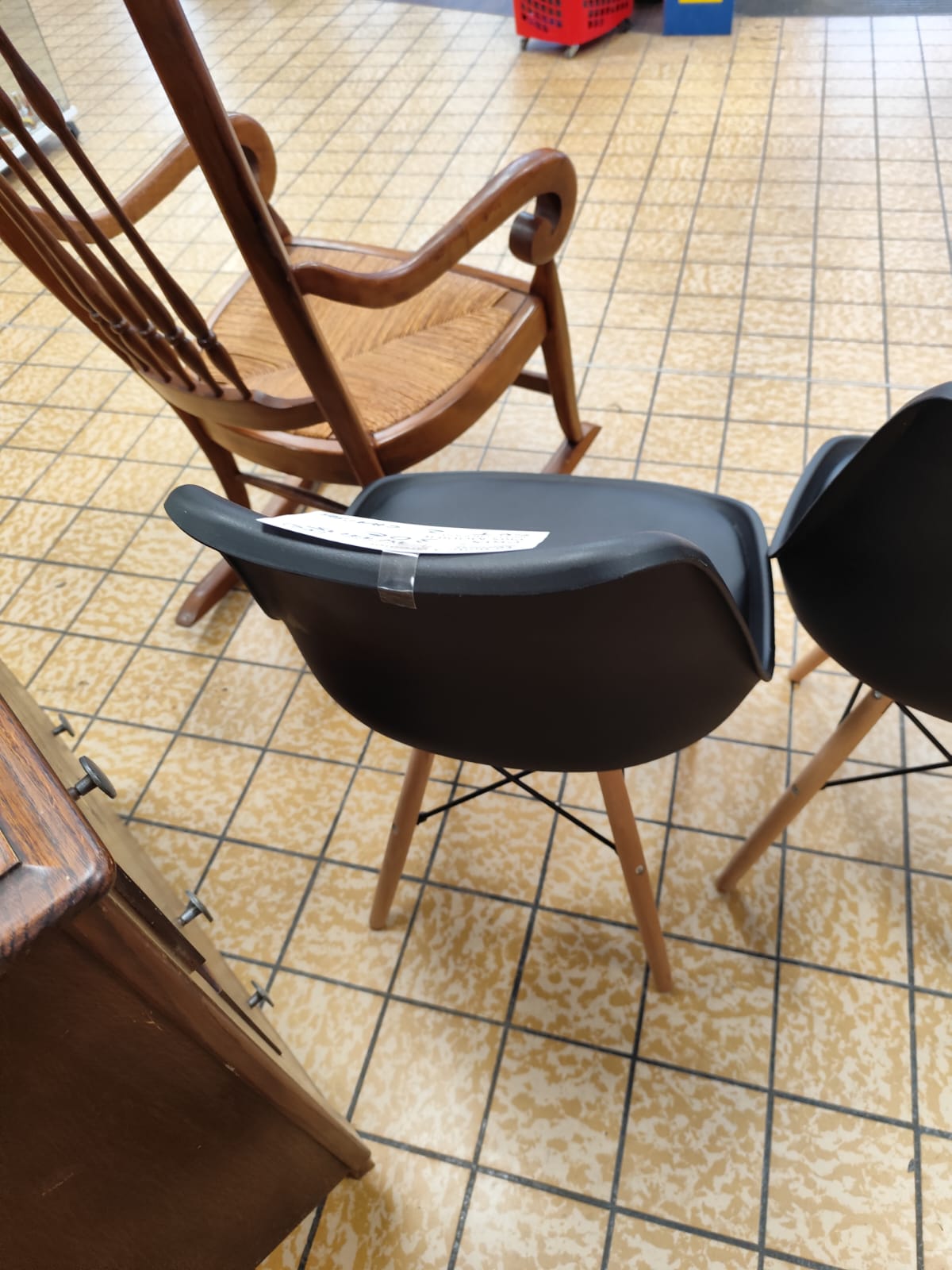 LOT 2 CHAISES (3557) – Image 5