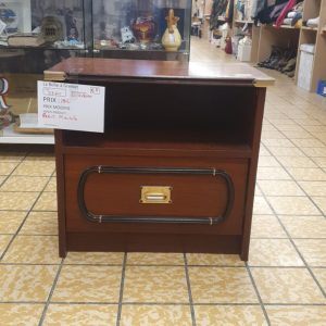 Petit meuble(3760)